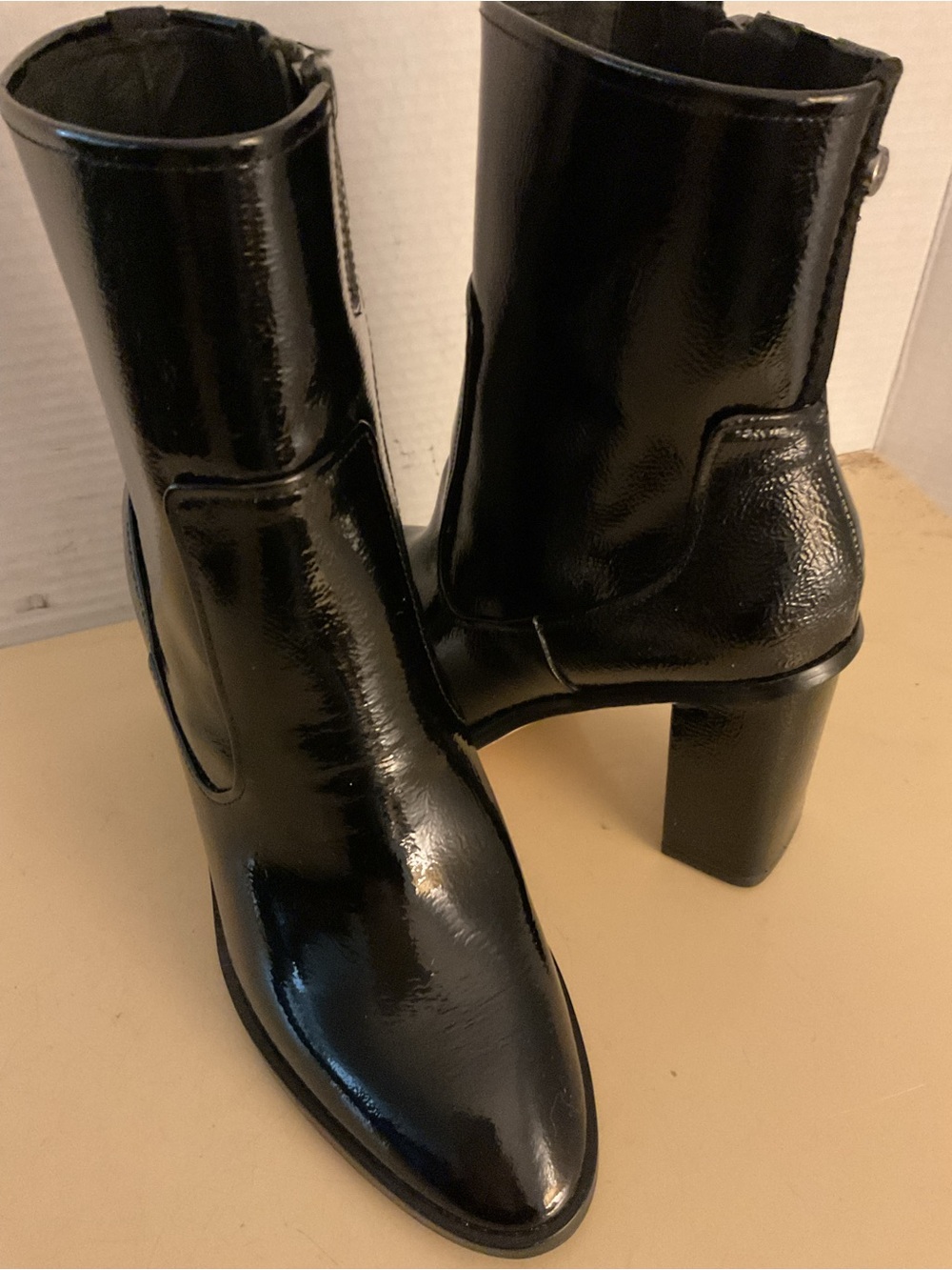 Donald Pliner women black leather glossy heel boots US 7.5